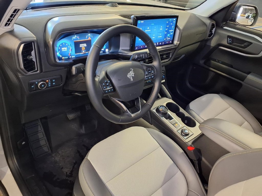 Certified 2025 Ford Bronco Sport Badlands w/ Sasquatch Badlands Package AWD/4WD image 4