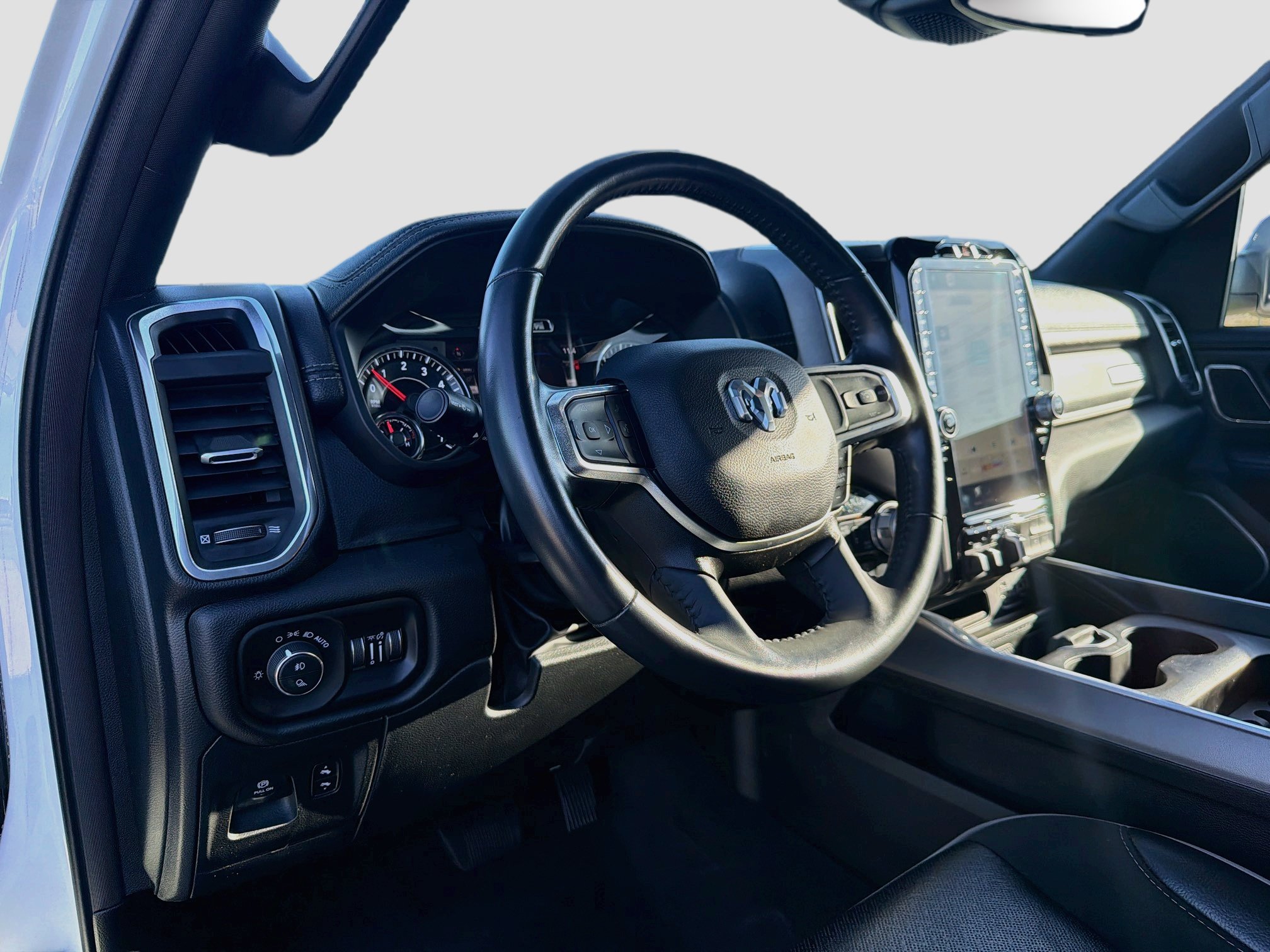 Used 2023 RAM 1500 Laramie AWD/4WD image 9