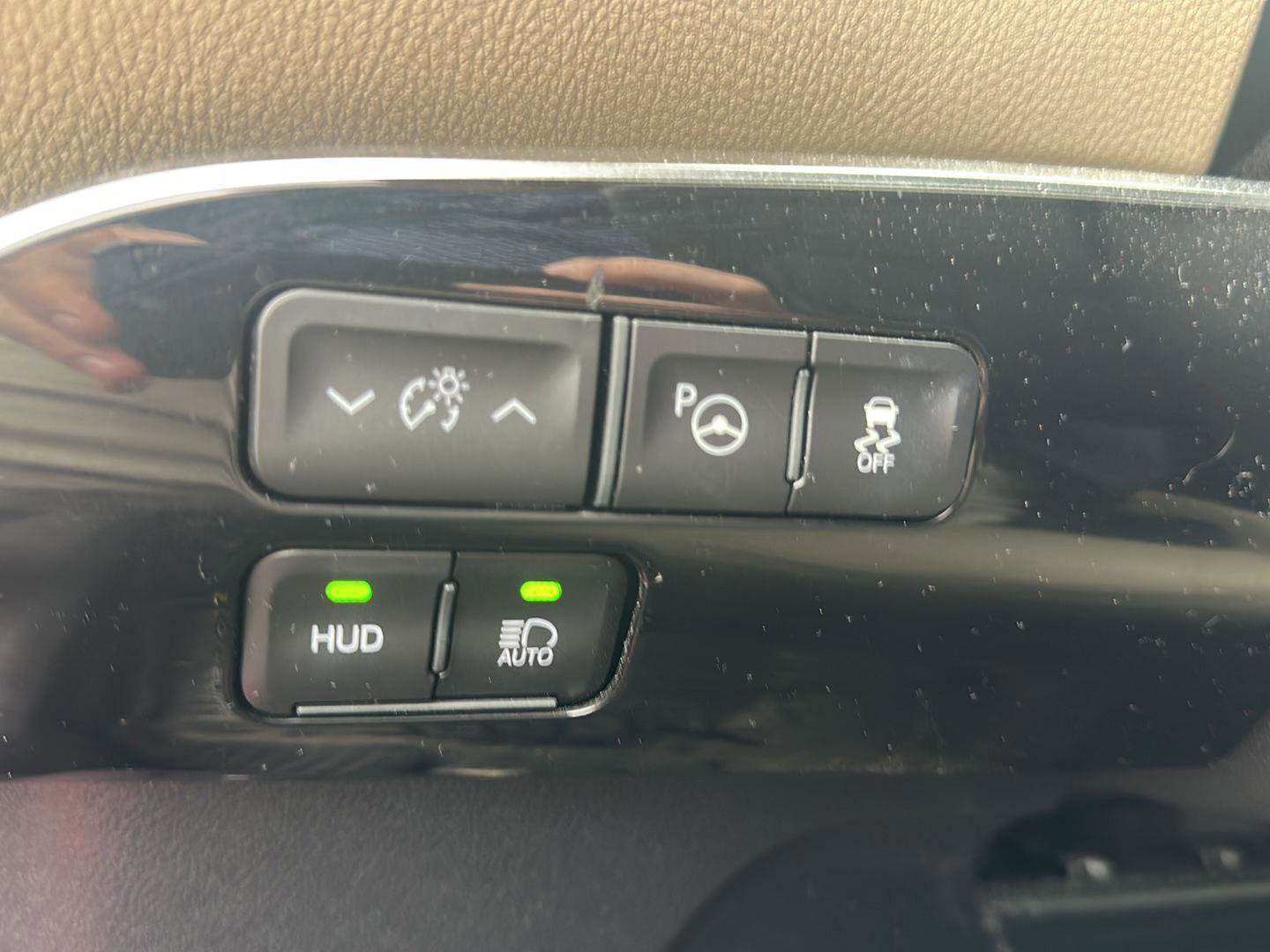 Used 2019 Toyota Prius Limited image 15