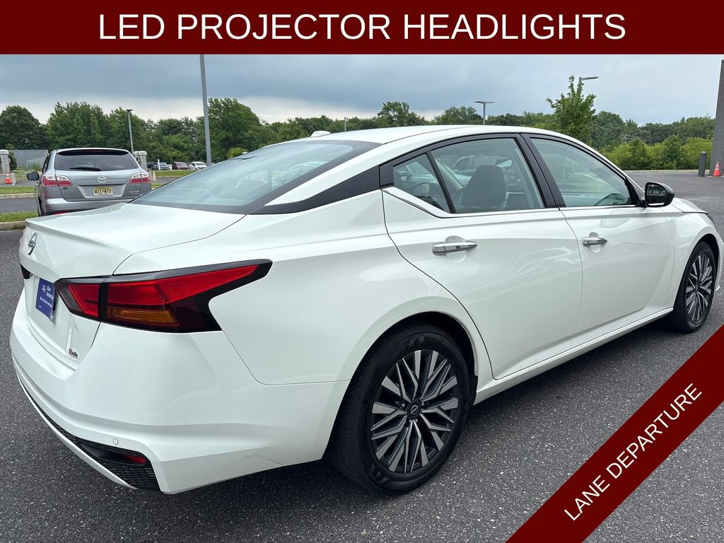 Used 2025 Nissan Altima 2.5 SV FWD image 21