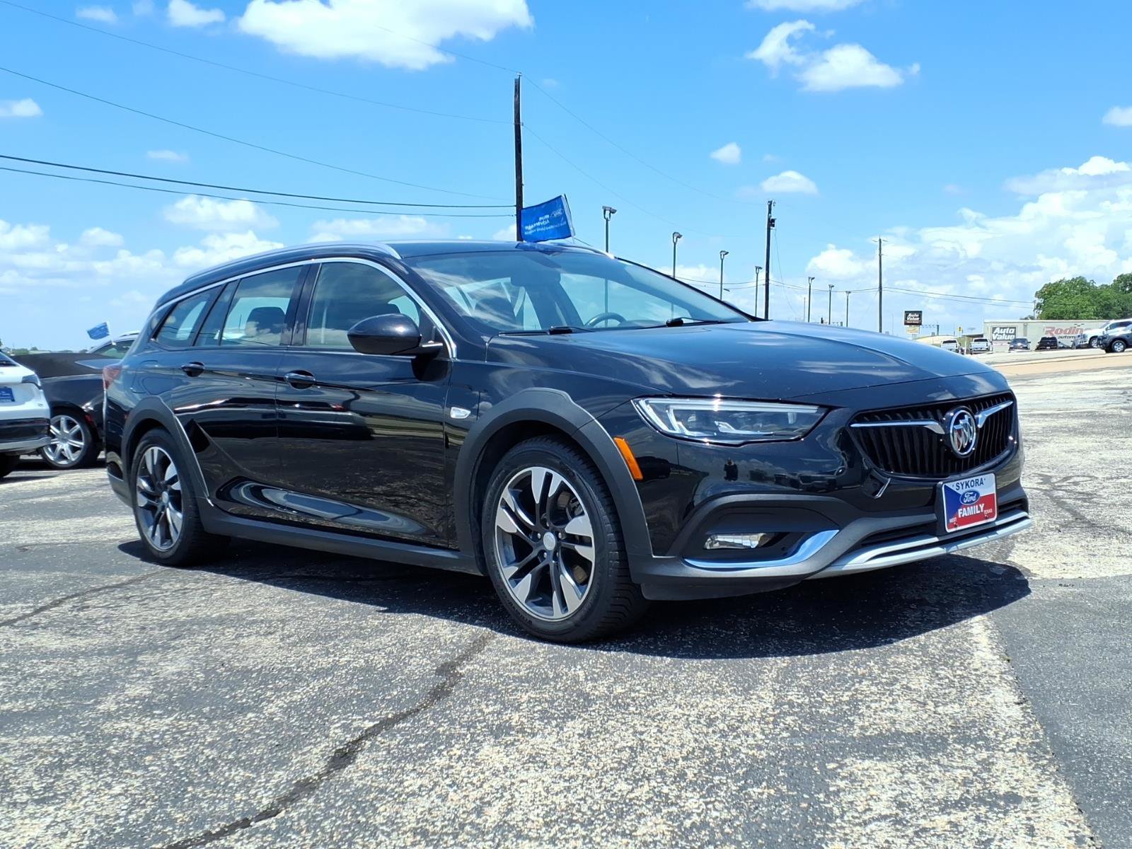 Used 2018 Buick Regal Essence w/ Driver Confidence Package #1 AWD/4WD image 3