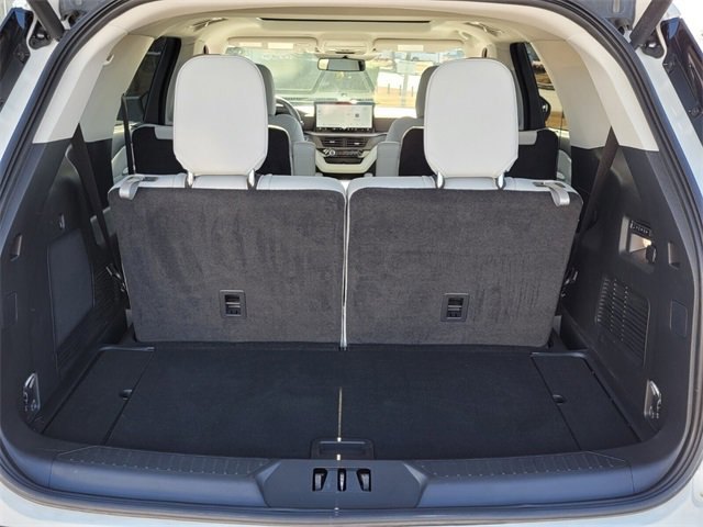 Certified 2025 Ford Explorer Platinum w/ LUX Leather Package image 14