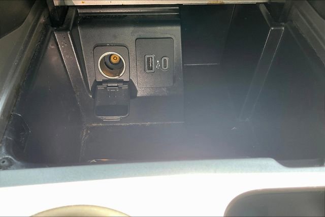 Certified 2021 Ford Explorer XLT w/ Equipment Group 202A image 32