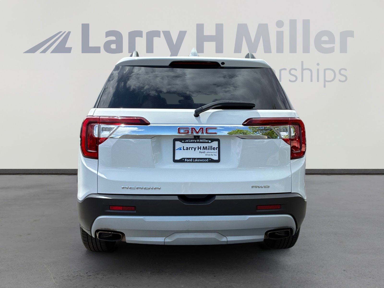 Used 2021 GMC Acadia SLT w/ Preferred Package AWD/4WD image 4