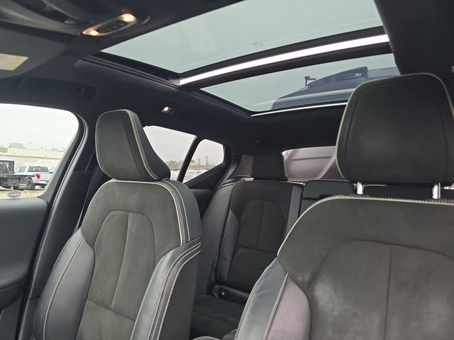 Used 2019 Volvo XC40 T5 R-Design image 23