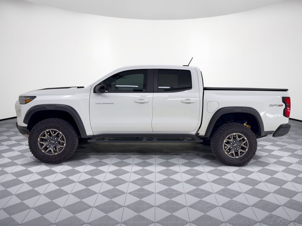 Used 2024 Chevrolet Colorado ZR2 w/ ZR2 Convenience Package III AWD/4WD image 2
