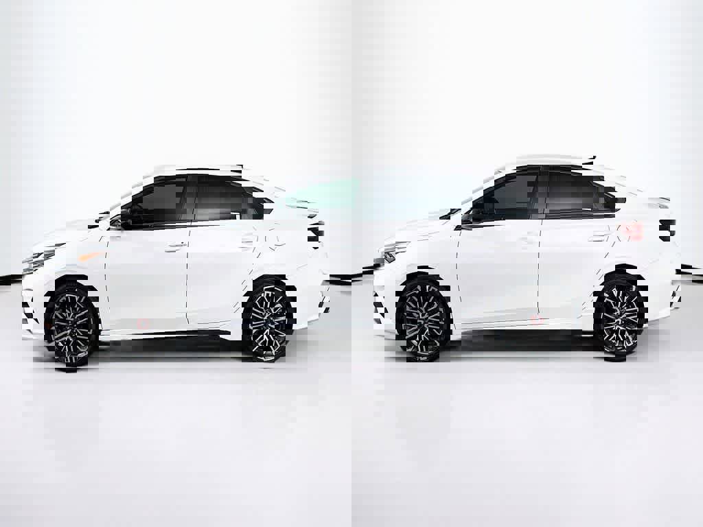 Used 2024 Kia Forte GT image 2