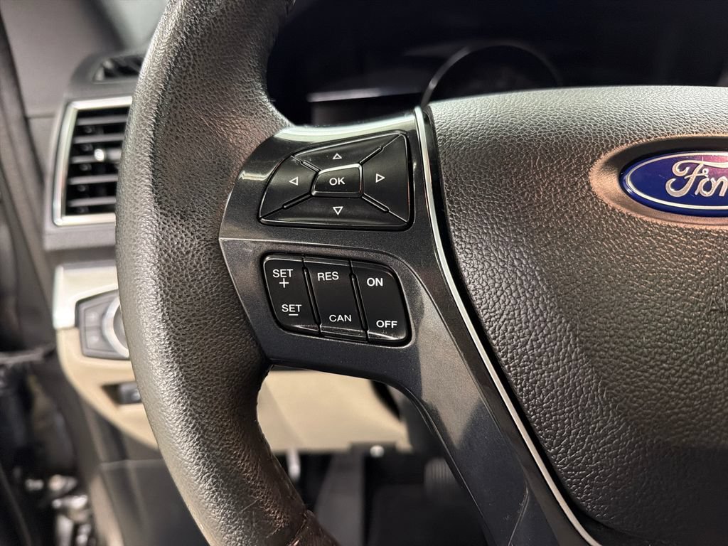 Certified 2018 Ford Explorer Limited FWD image 21