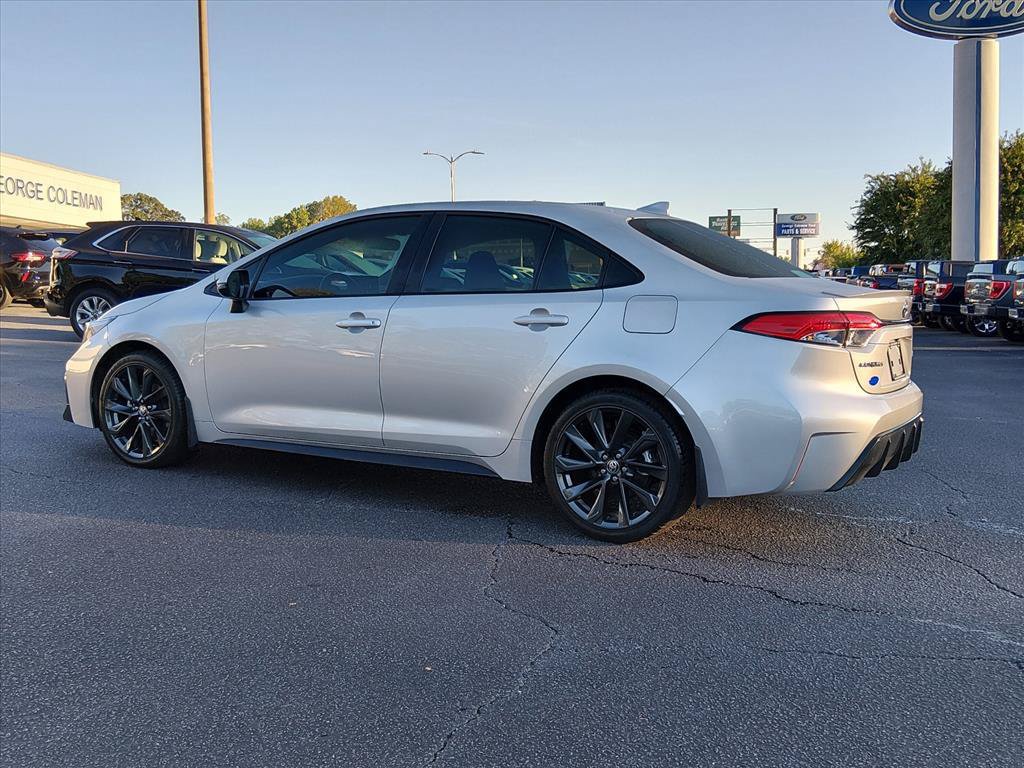 Used 2025 Toyota Corolla SE FWD image 6