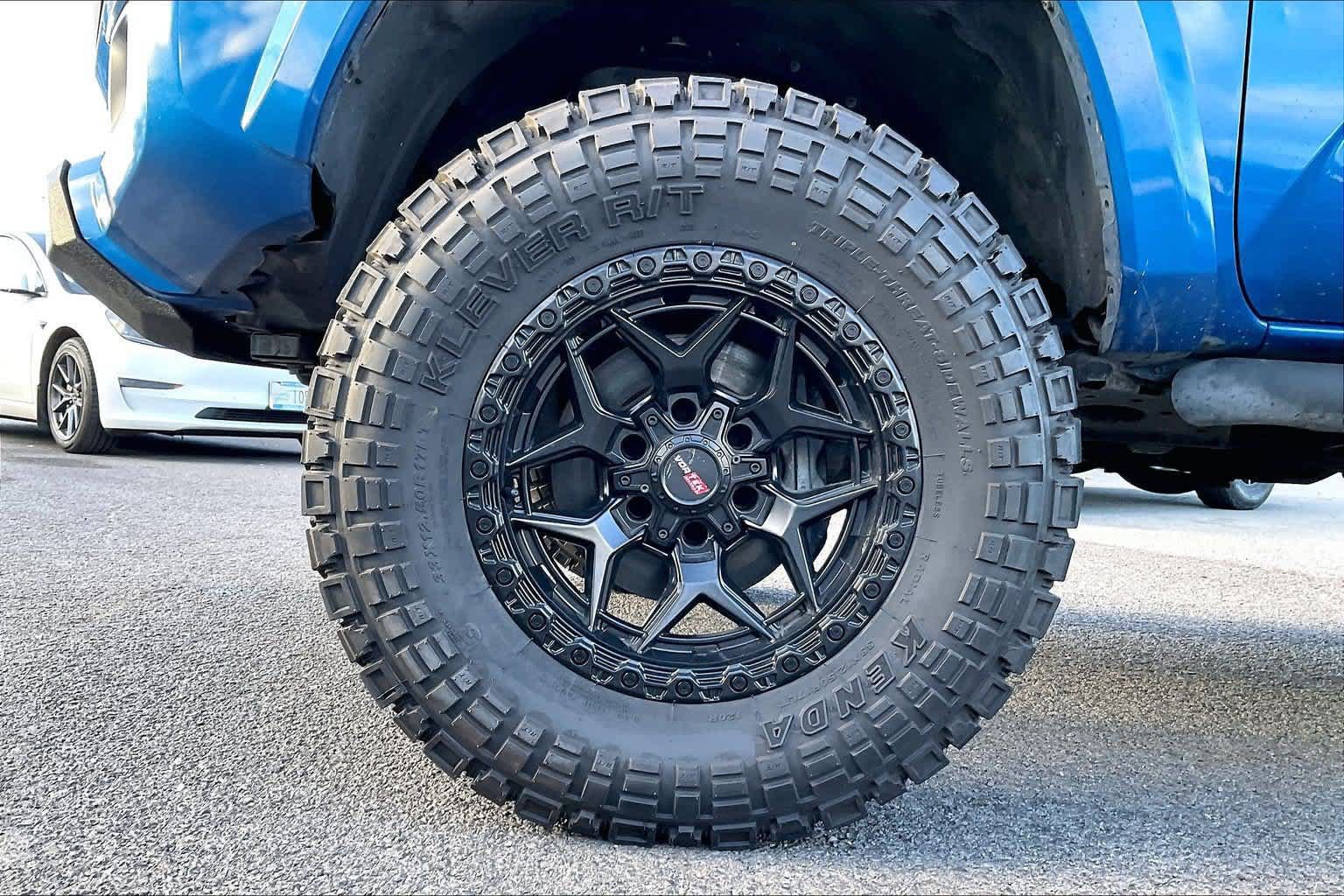 Used 2017 Toyota Tacoma TRD Sport RWD image 8