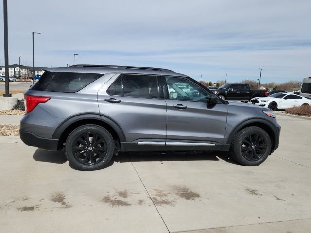 Certified 2022 Ford Explorer XLT image 2