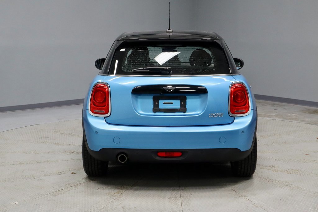Used 2019 MINI Cooper 4-Door Hardtop w/ Signature Upholstery Package image 4