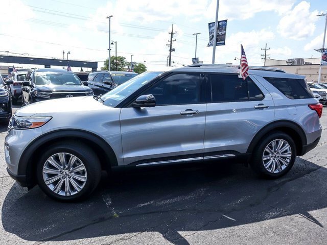 Certified 2023 Ford Explorer Limited w/ Limited Technology Package RWD image 6