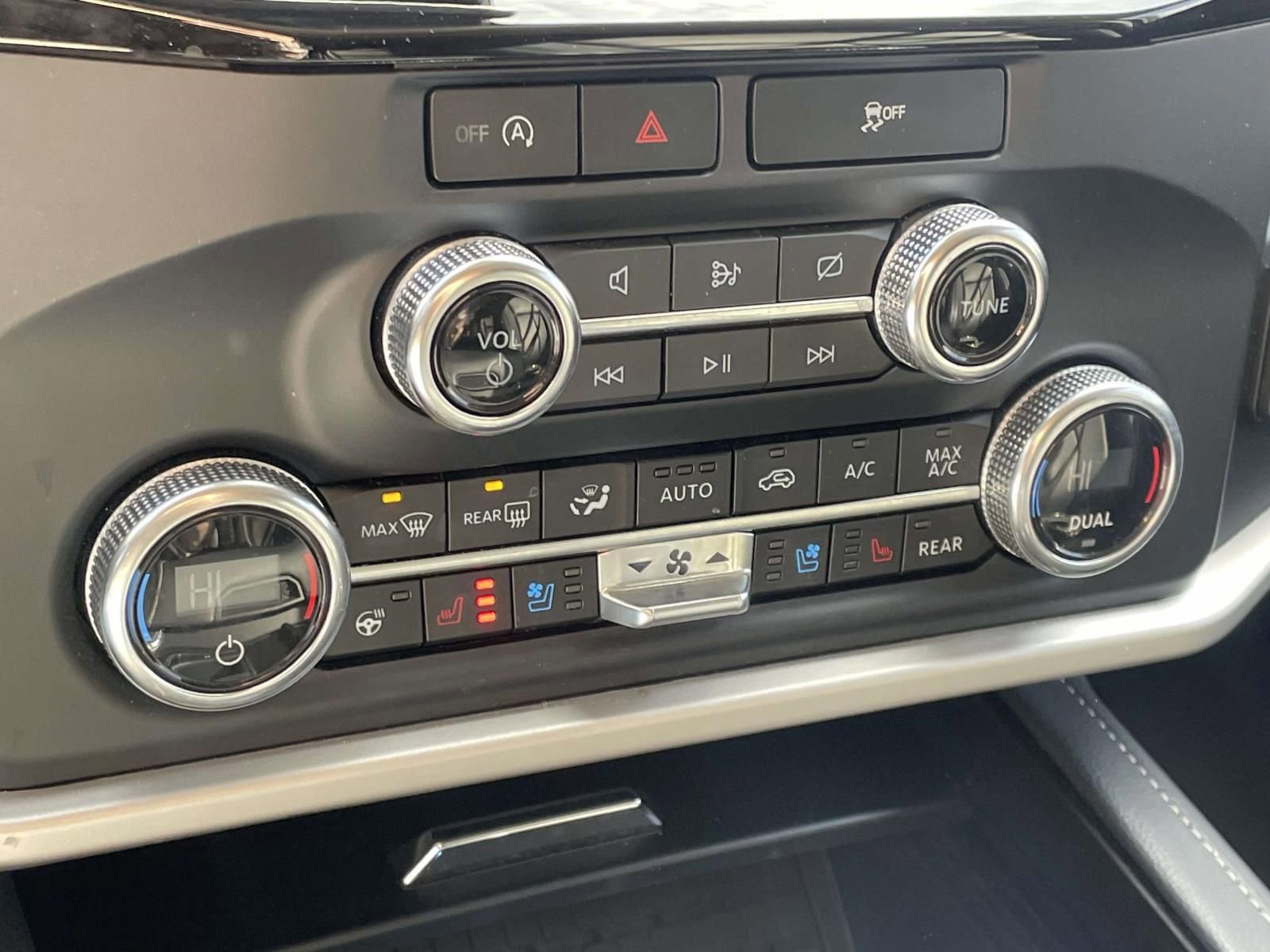 Certified 2023 Ford Expedition Max XLT image 17