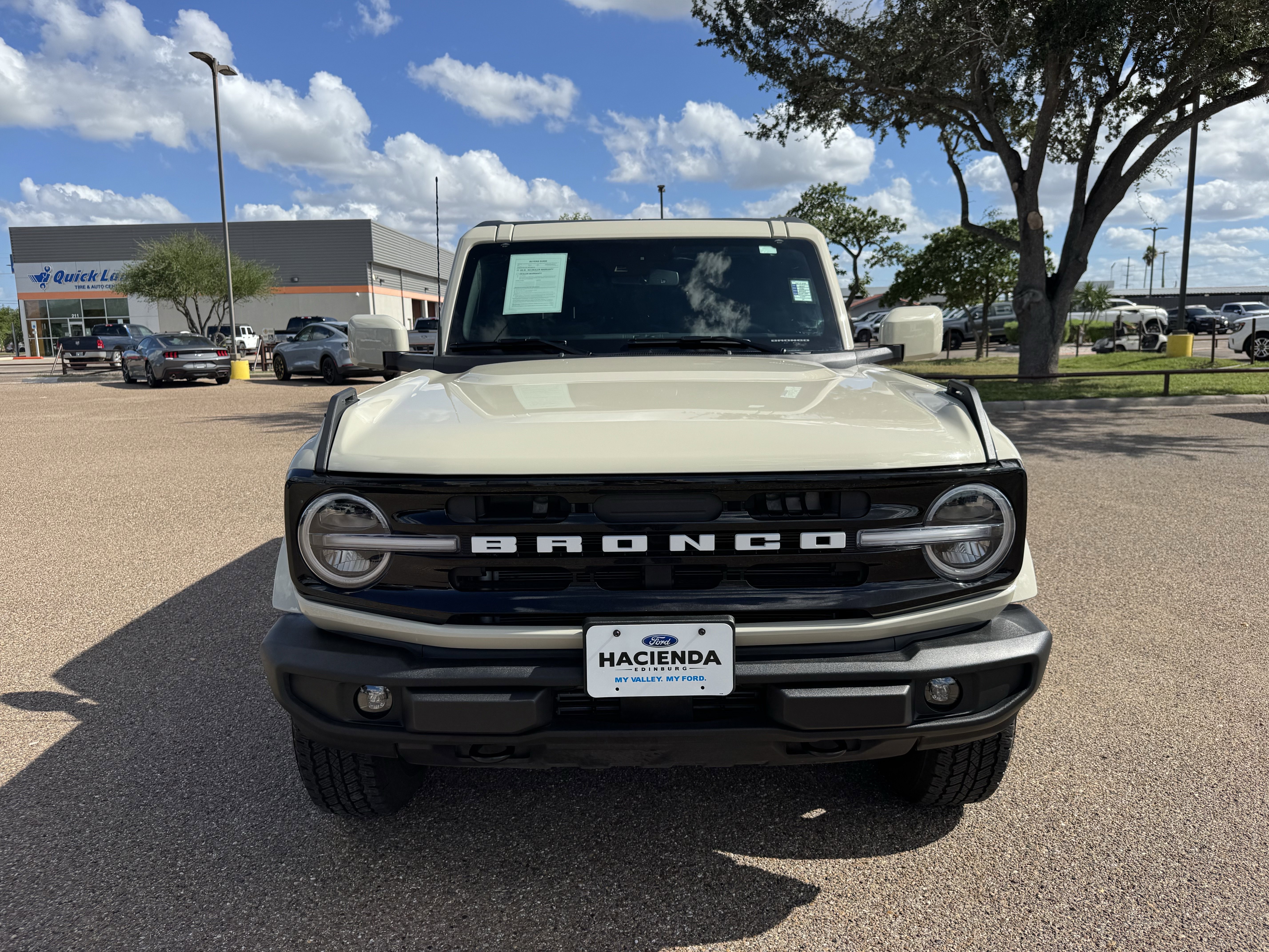 Certified 2025 Ford Bronco Outer Banks AWD/4WD image 6