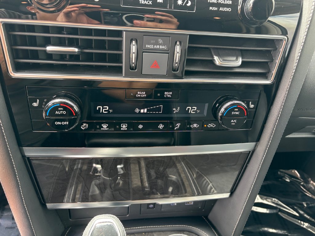 Used 2024 INFINITI QX80 Luxe AWD/4WD image 17