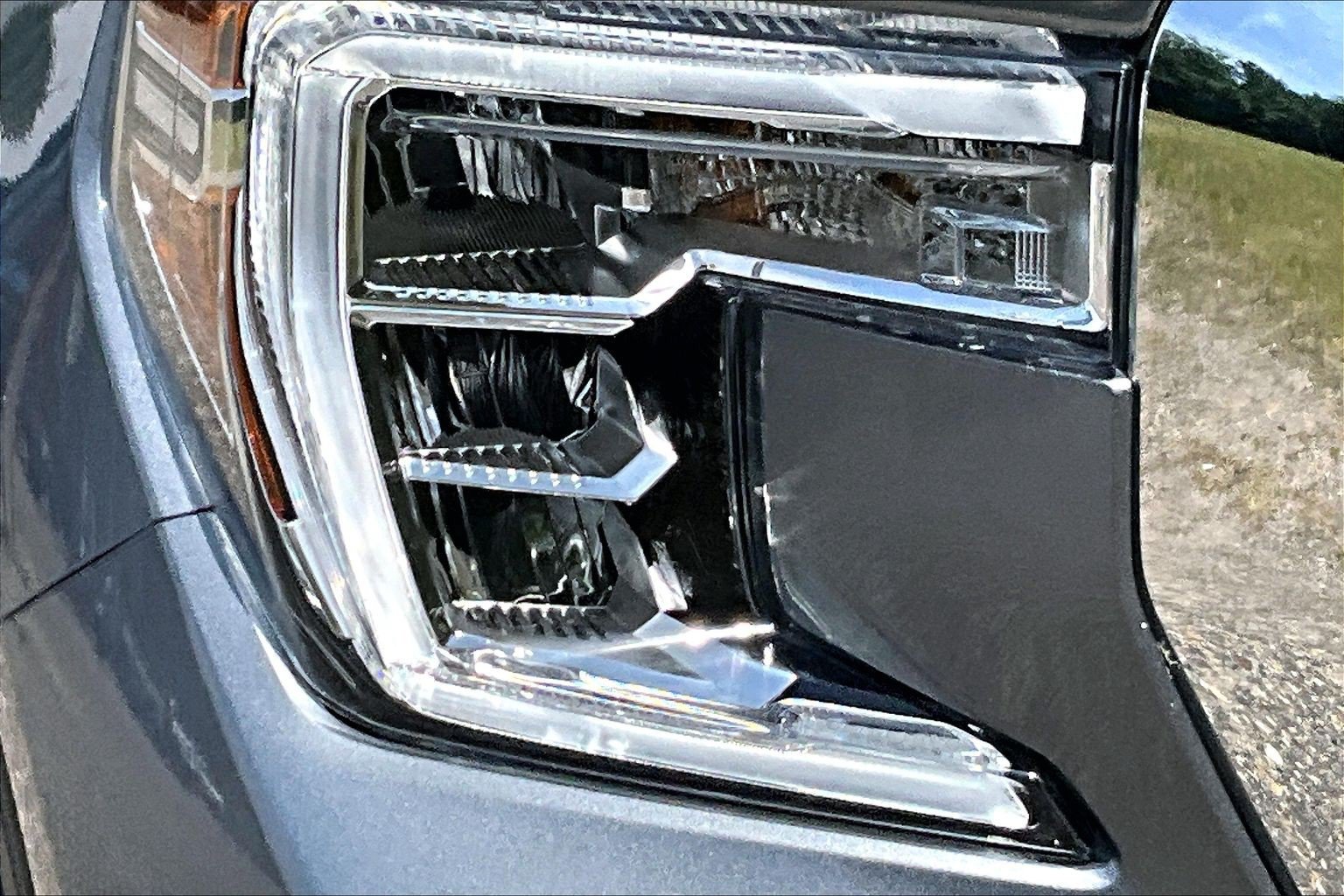 Used 2022 GMC Sierra 1500 SLE w/ Driver Alert Package I AWD/4WD image 30