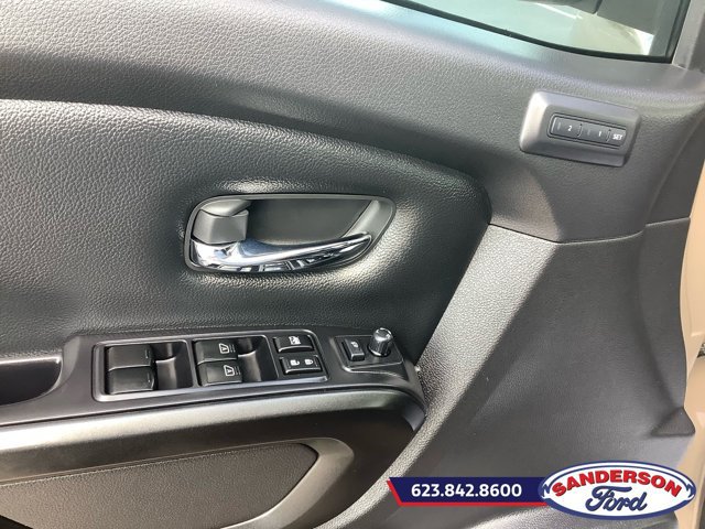 Used 2021 Nissan Titan PRO-4X w/ Pro-4x Convenience Package AWD/4WD image 11