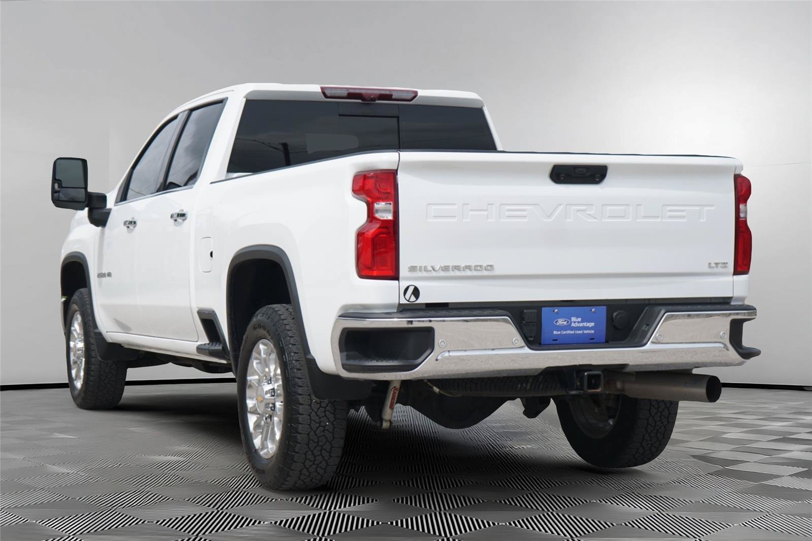 Used 2024 Chevrolet Silverado 2500 LTZ w/ LTZ Premium Package AWD/4WD image 6