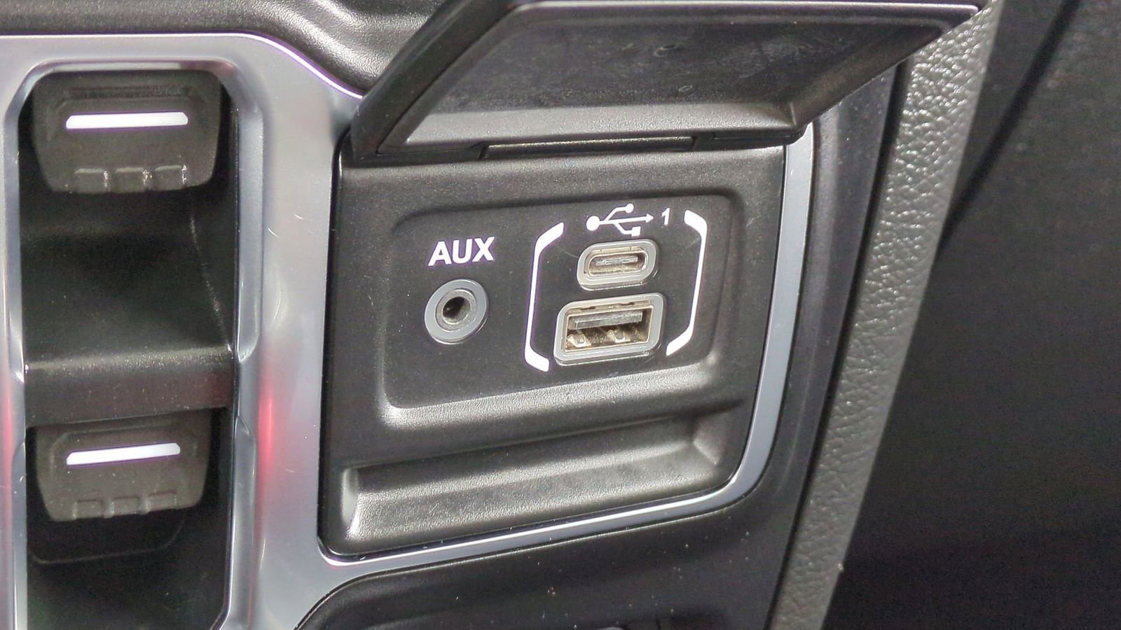 Used 2020 Jeep Wrangler Unlimited Sport image 35