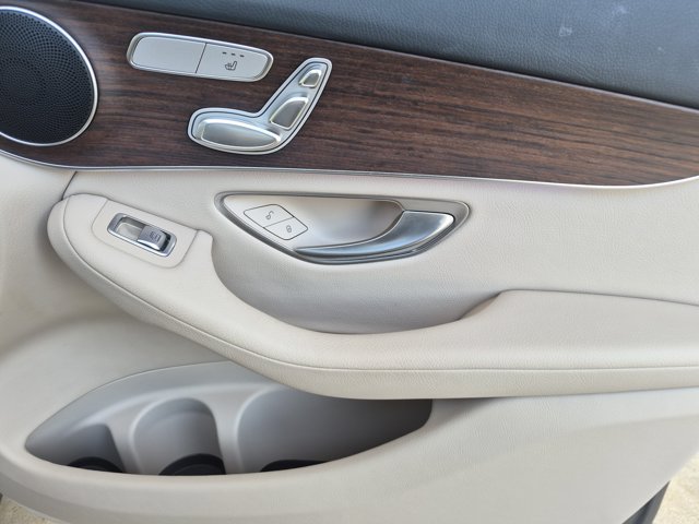 Used 2022 Mercedes-Benz GLC 300 4MATIC w/ Premium Package Lite image 33