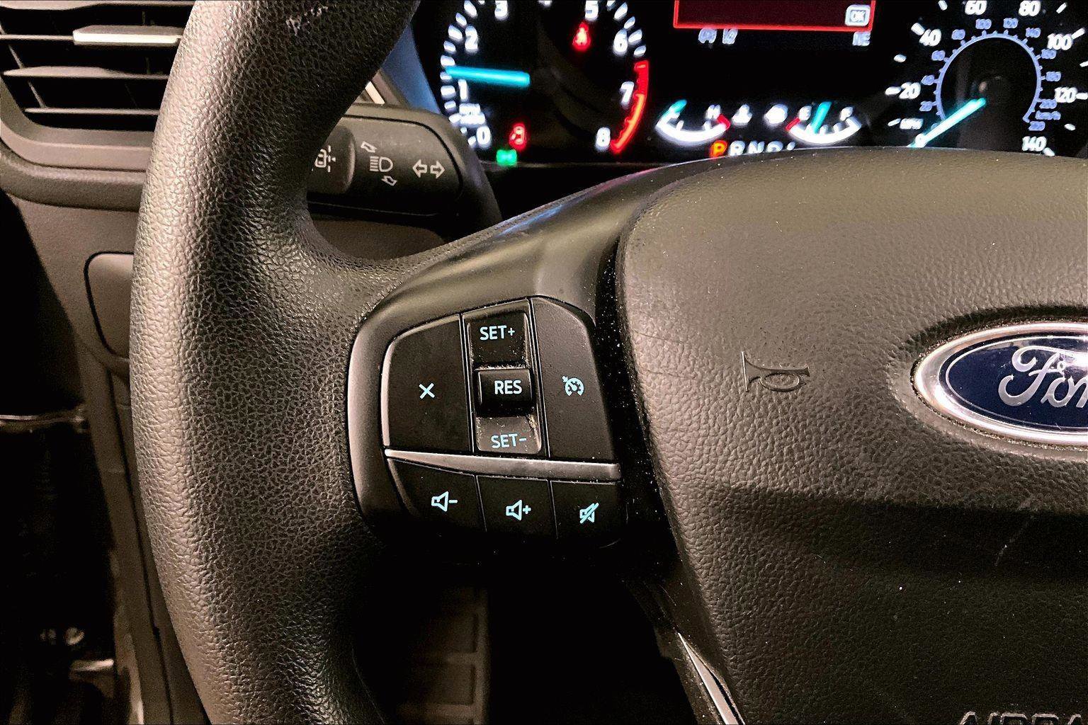 Certified 2020 Ford Escape SE image 17