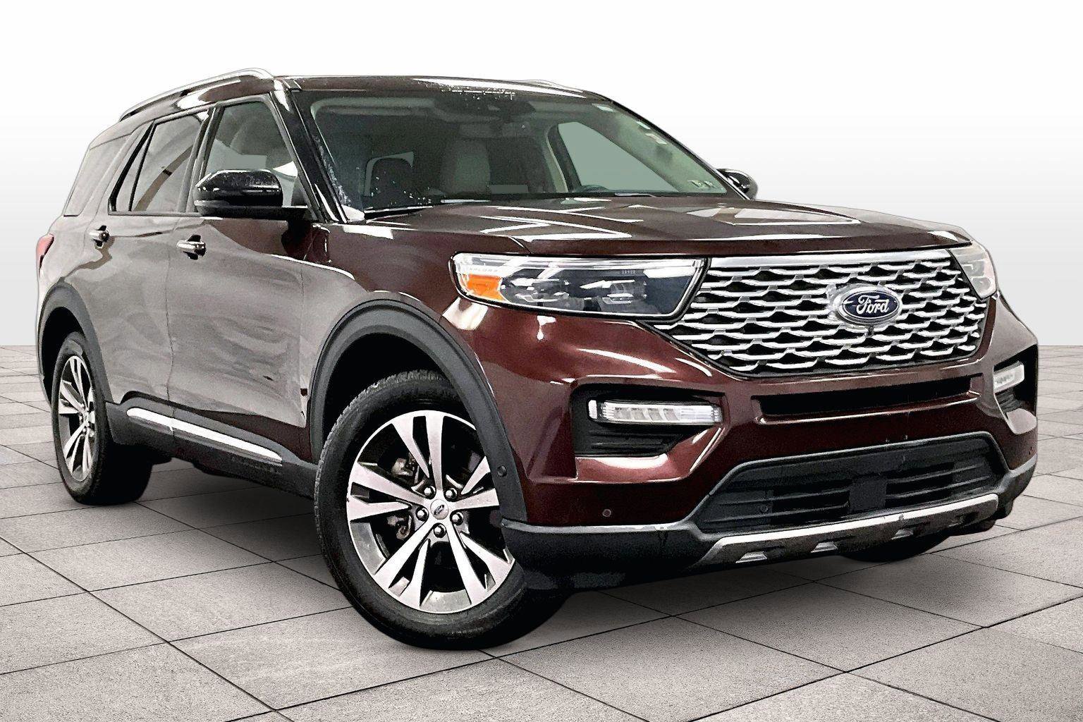 Certified 2020 Ford Explorer Platinum w/ Premium Technology Package image 2