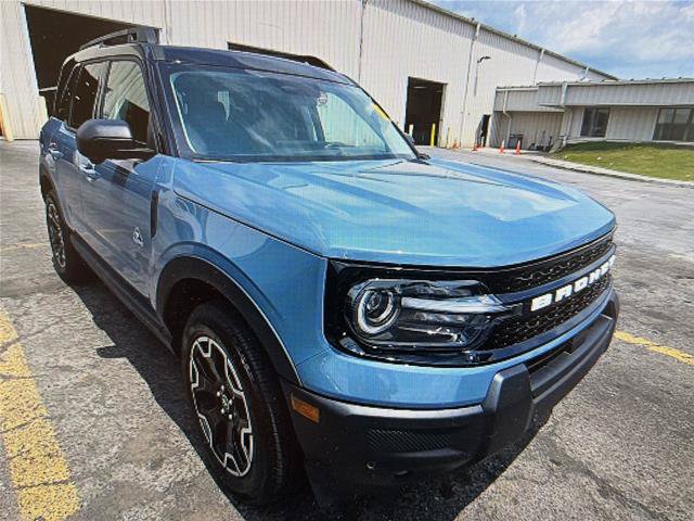 Certified 2025 Ford Bronco Sport Outer Banks w/ Outer Banks Tech Package+ AWD/4WD image 4