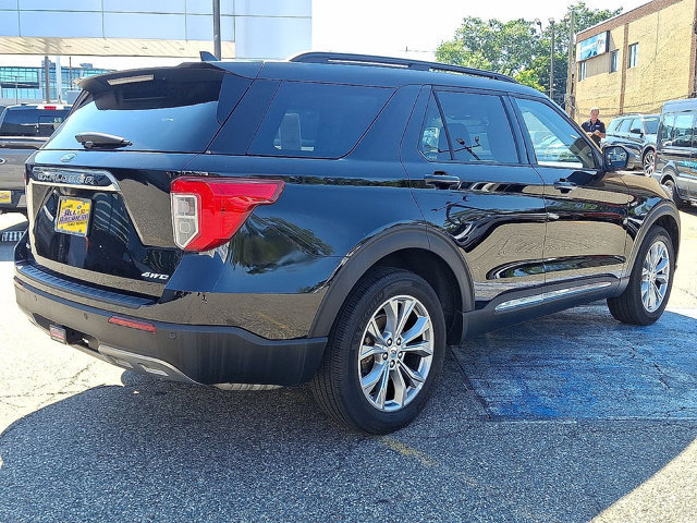Certified 2023 Ford Explorer XLT w/ Equipment Group 202A AWD/4WD image 8