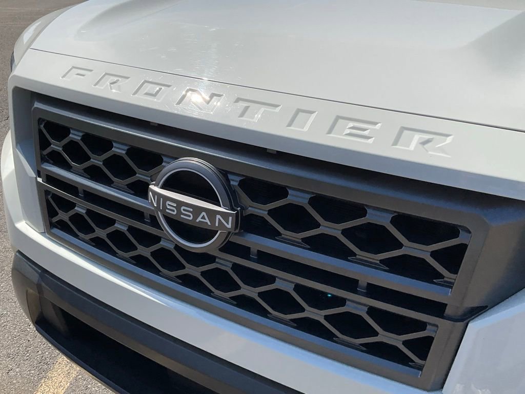 Used 2022 Nissan Frontier SV AWD/4WD image 24