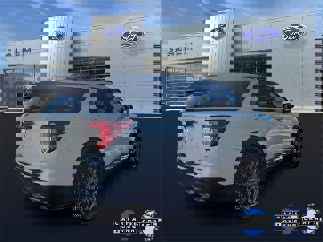 Certified 2022 Ford Explorer XLT w/ Equipment Group 202A image 3