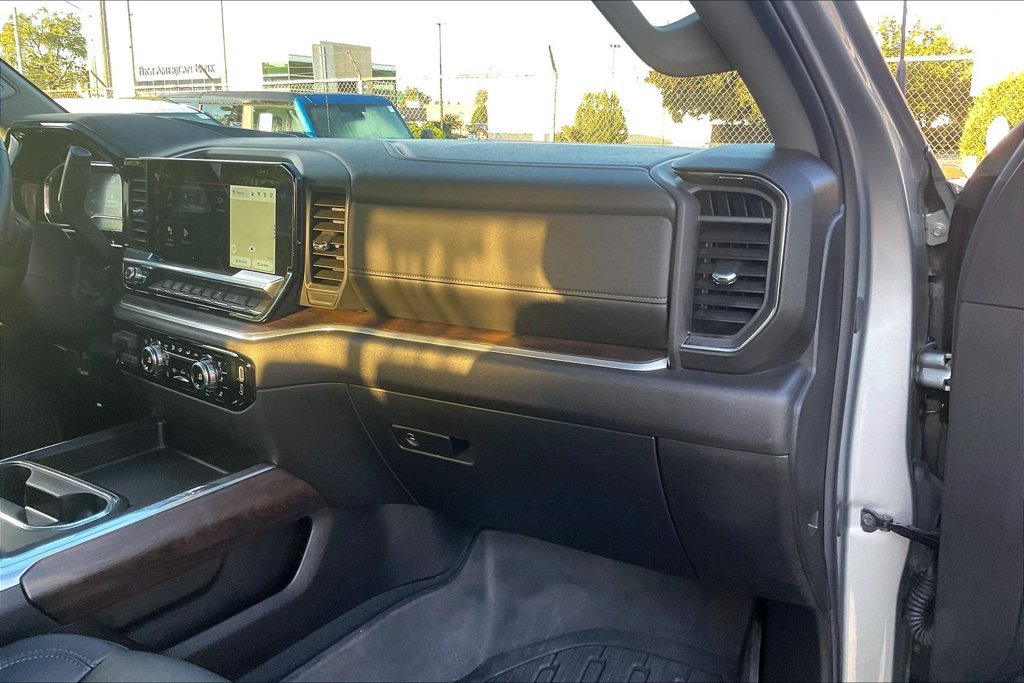 Used 2024 GMC Sierra 2500 SLT w/ SLT Premium Package AWD/4WD image 15