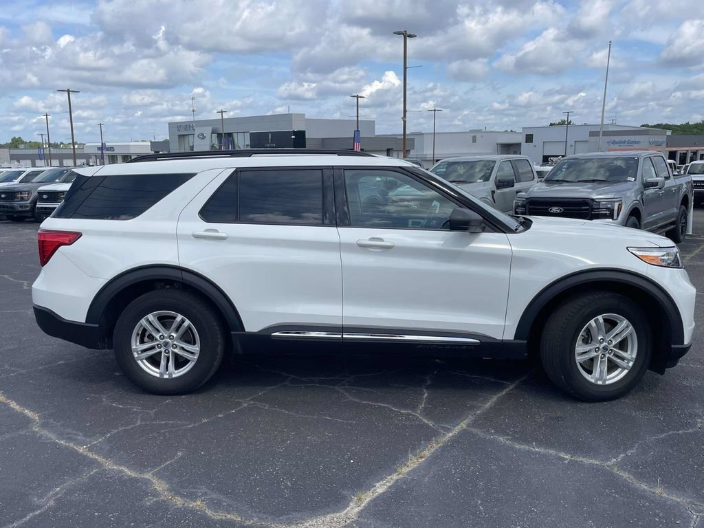 Certified 2024 Ford Explorer XLT RWD image 2