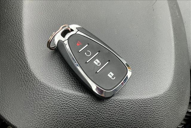 Used 2022 Chevrolet Trax LT w/ LT Convenience Package image 16