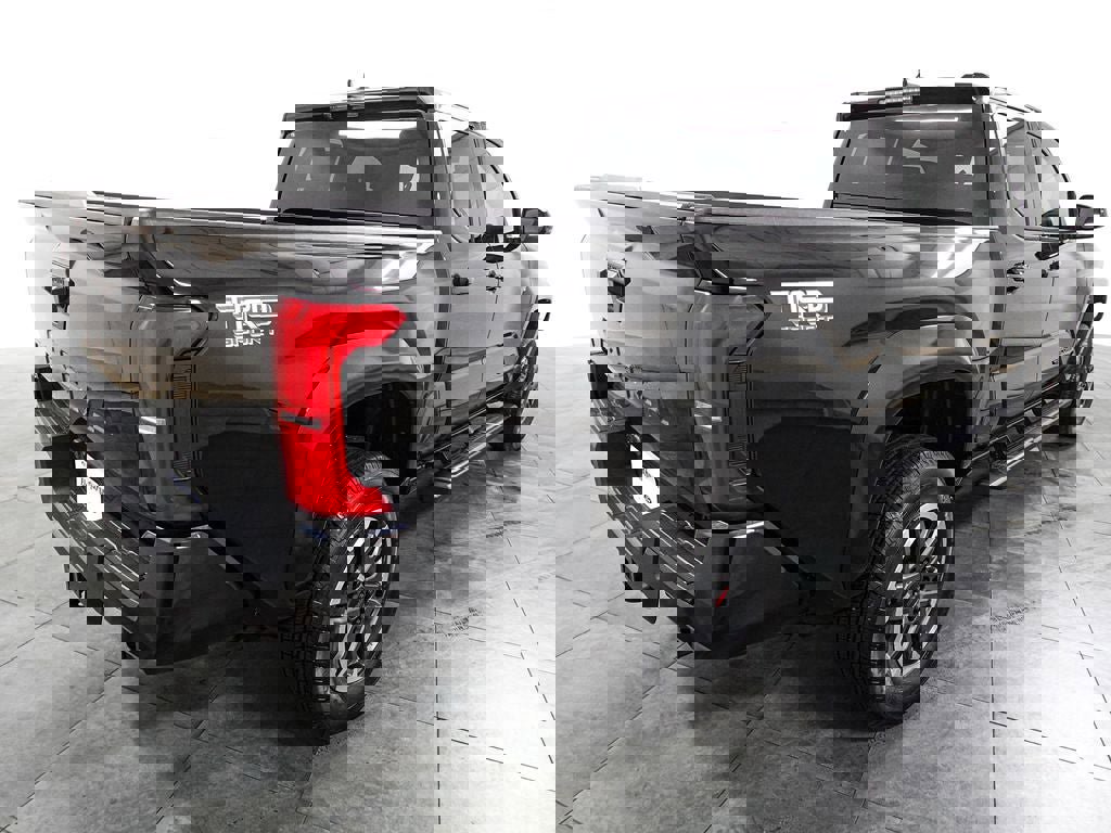 Used 2025 Toyota Tacoma TRD Sport AWD/4WD image 6