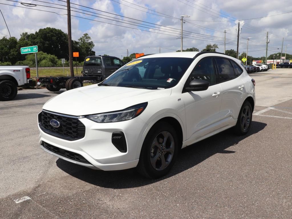 Certified 2024 Ford Escape ST-Line w/ Tech Pack #1 FWD image 5