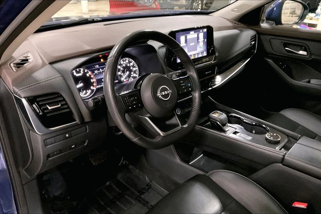 Used 2023 Nissan Rogue SL w/ SL Premium Package image 13