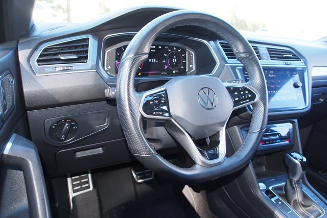 Used 2022 Volkswagen Tiguan SEL R-Line AWD/4WD image 17