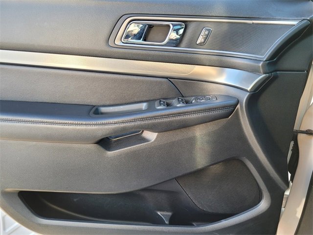 Certified 2018 Ford Explorer XLT w/ Equipment Group 202A image 29