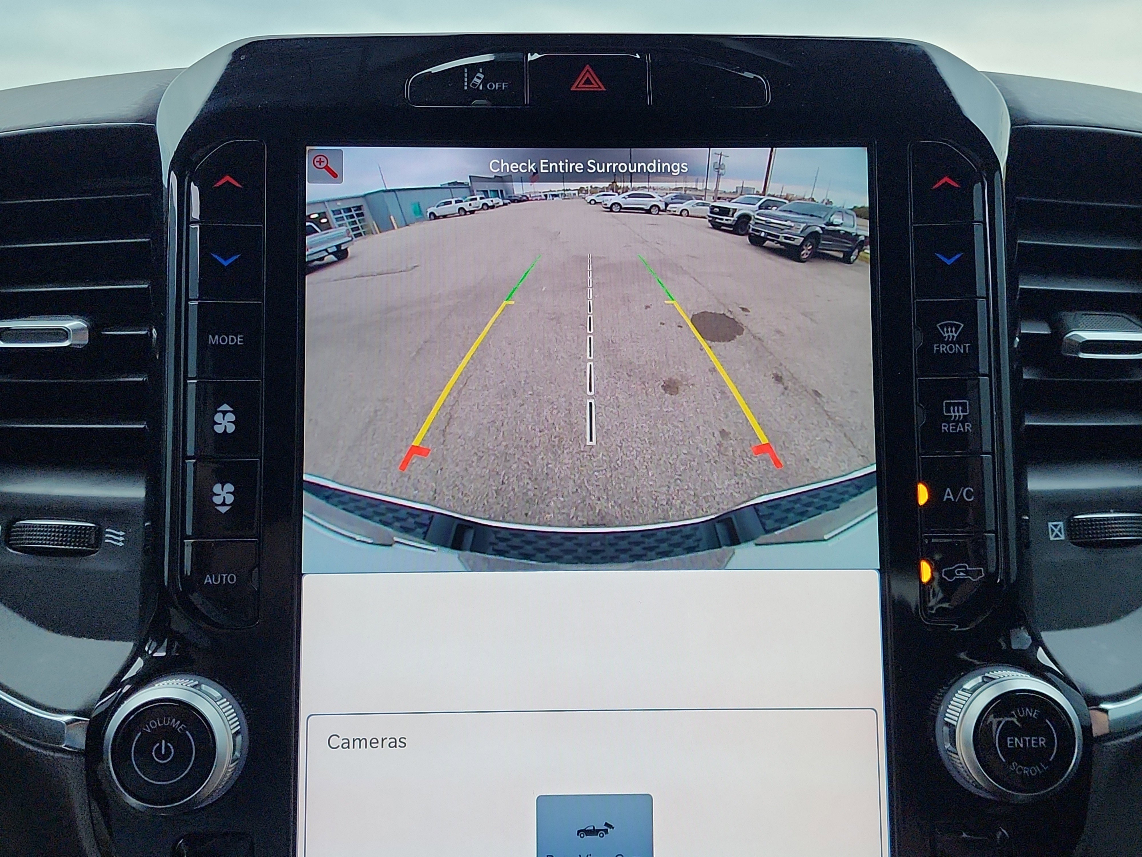 Used 2025 RAM 1500 Laramie image 26