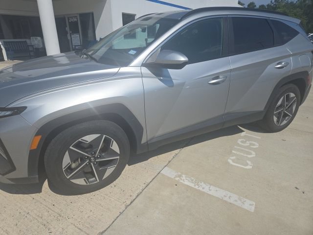 Used 2025 Hyundai Tucson SEL FWD image 4