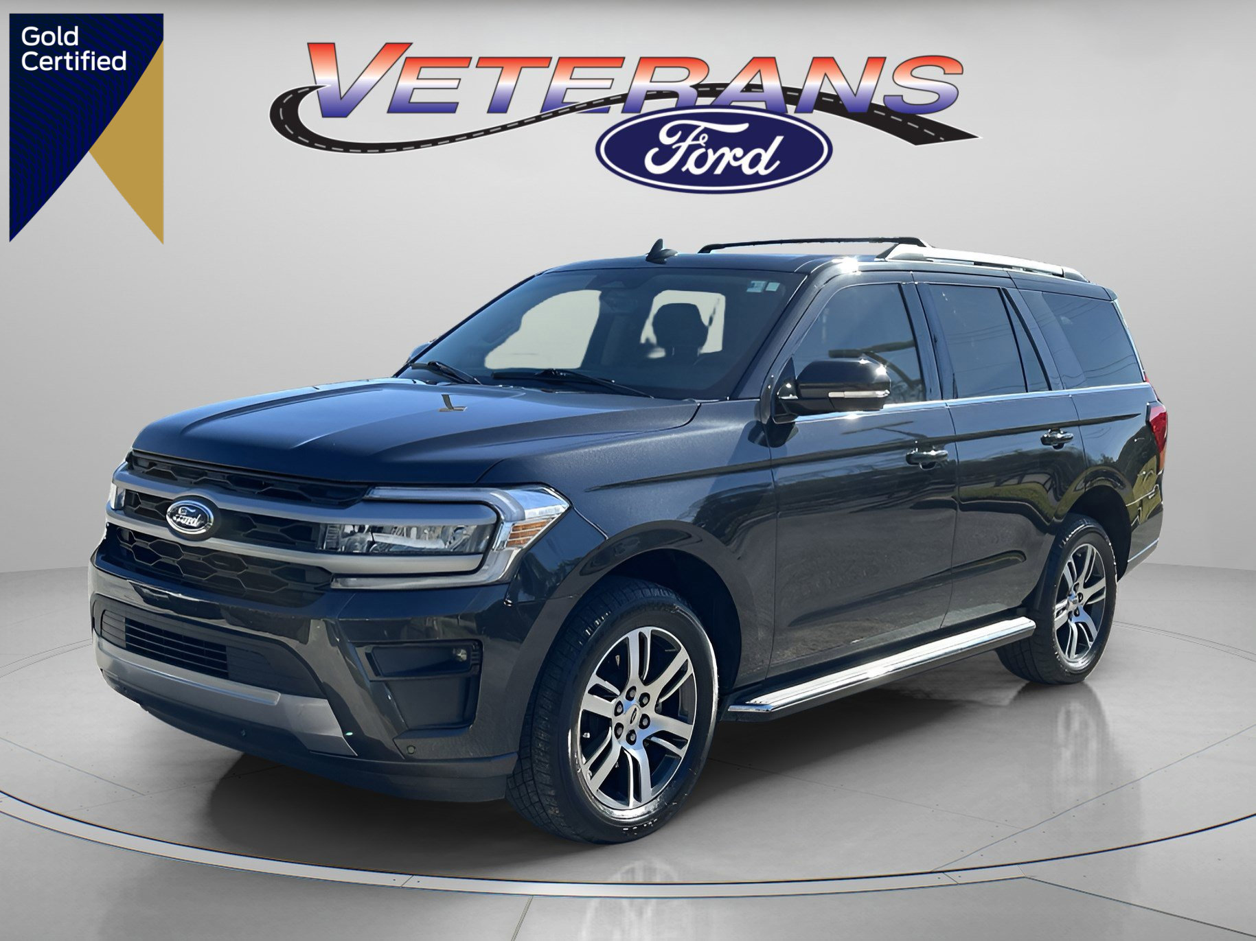 Certified 2023 Ford Expedition XLT image 1