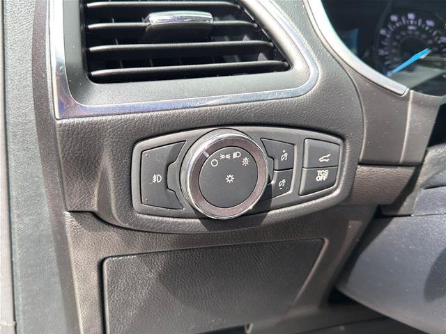Certified 2019 Ford Edge Titanium w/ Equipment Group 301A AWD/4WD image 12