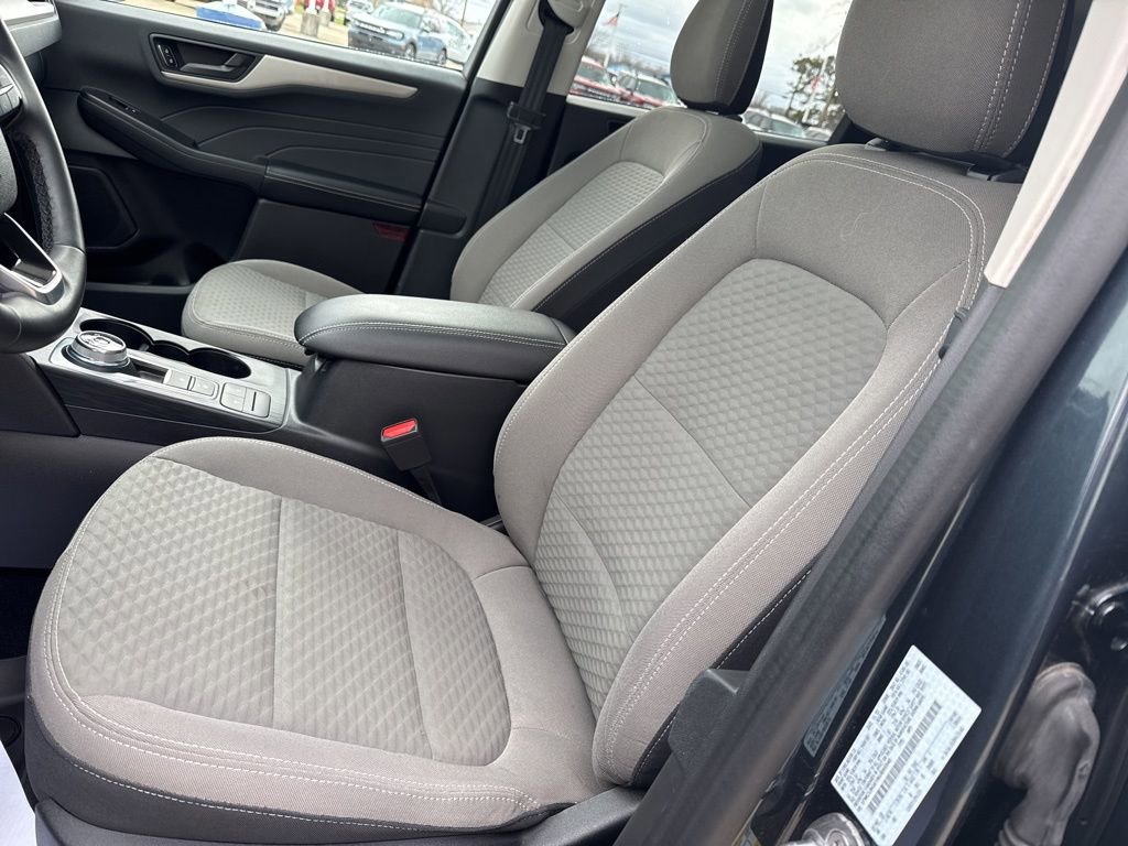 Certified 2022 Ford Escape SE w/ SE Sport Appearance Package image 10