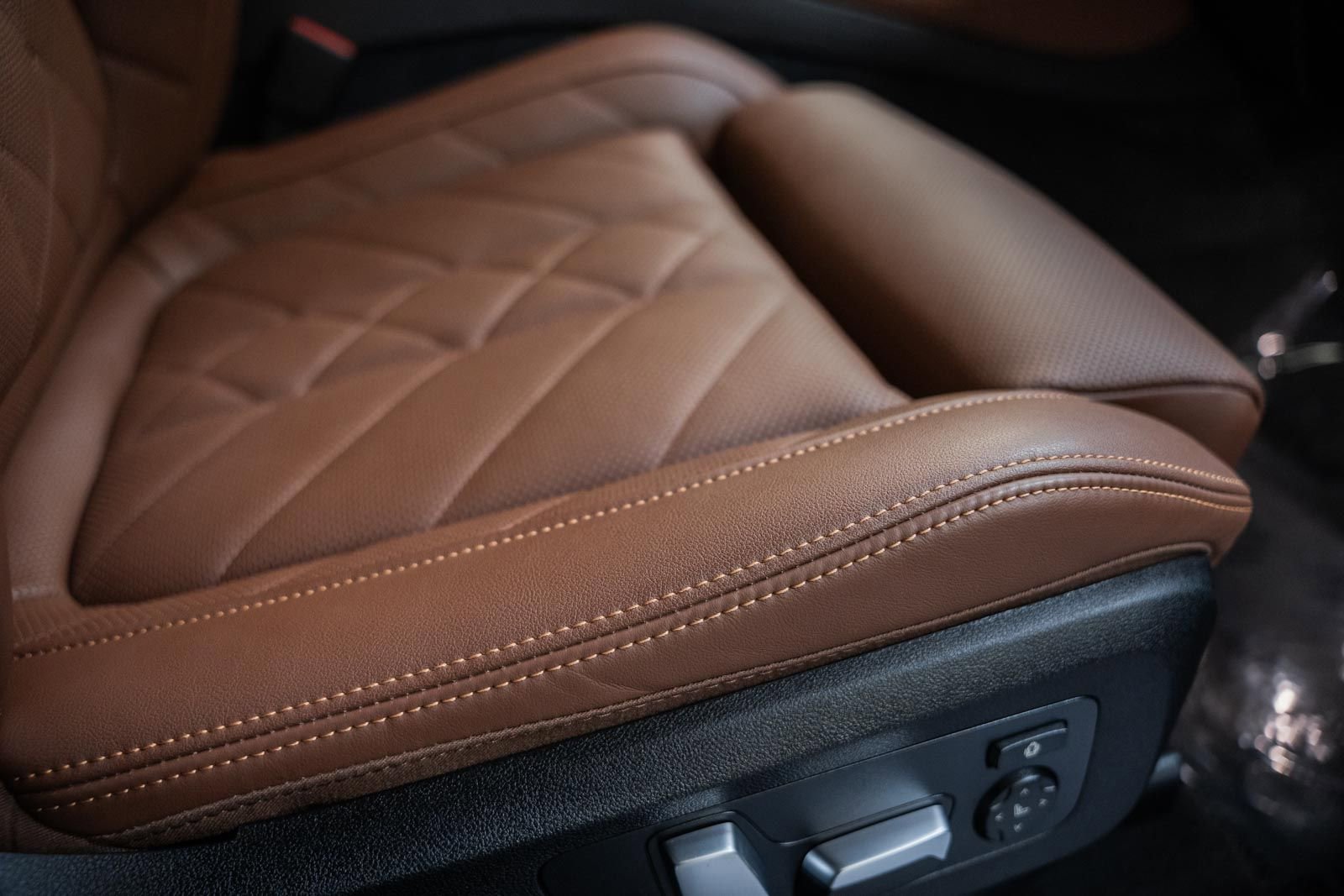 Used 2024 BMW X5 xDrive50e image 41