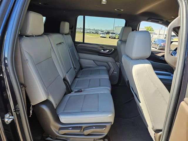 Used 2024 Chevrolet Suburban LT image 28