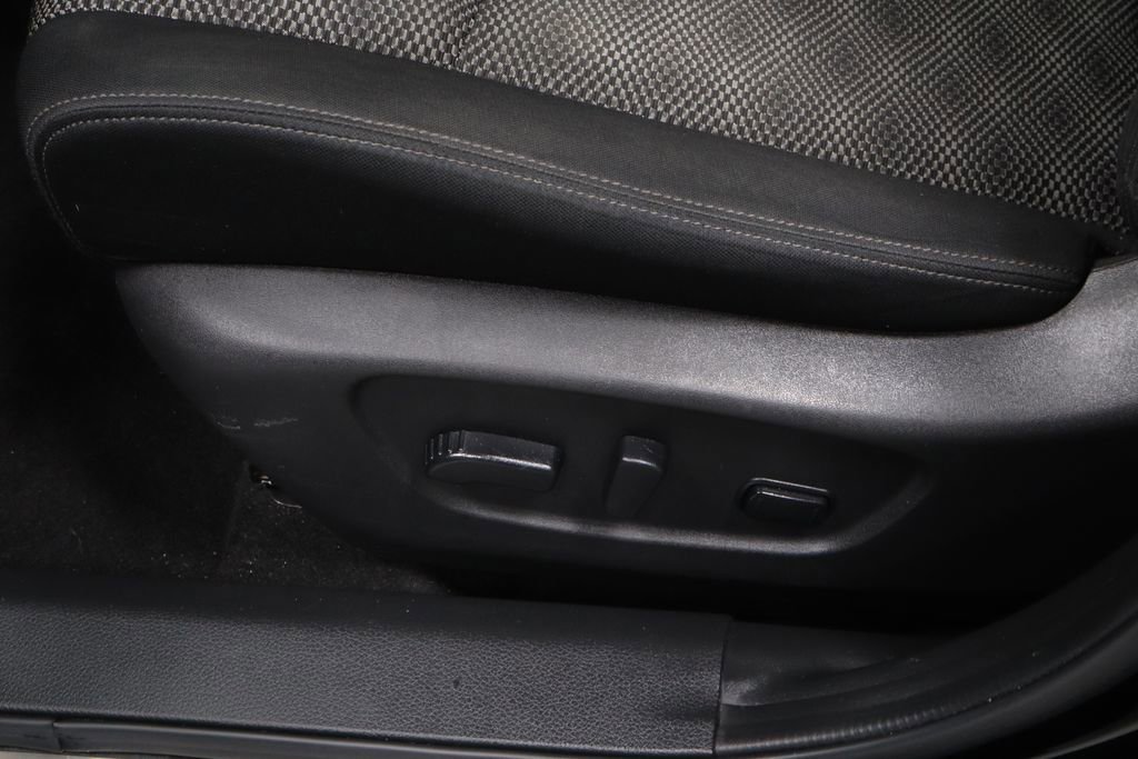 Used 2020 Nissan Rogue Sport SV w/ All-Weather Package image 23