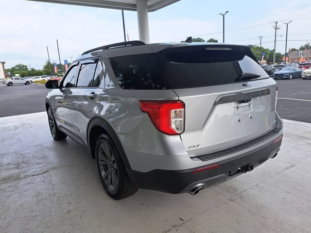 Certified 2021 Ford Explorer XLT w/ Equipment Group 202A AWD/4WD image 4
