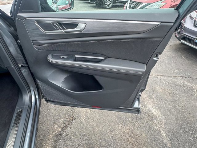 Used 2025 Volkswagen Atlas Cross Sport SE image 29