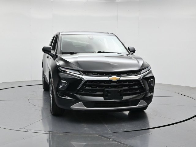 Used 2023 Chevrolet Blazer LT w/ Driver Confidence Package FWD image 4
